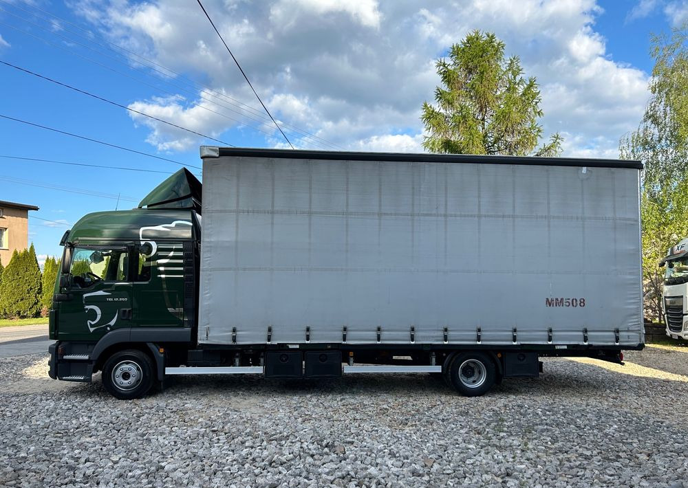 MAN TGL 12.250 GLOB UNIKAT z Niemiec BDF firanka / AUTOMAT HAK / EURO 6 / BDF 7.40 wysoki / MICHELIN 80% - Camion à rideaux coulissants: photos 4 MAN TGL 12.250 GLOB UNIKAT z Niemiec BDF firanka / AUTOMAT HAK / EURO 6 / BDF 7.40 wysoki / MICHELIN 80% - Camion à rideaux coulissants: photos 4