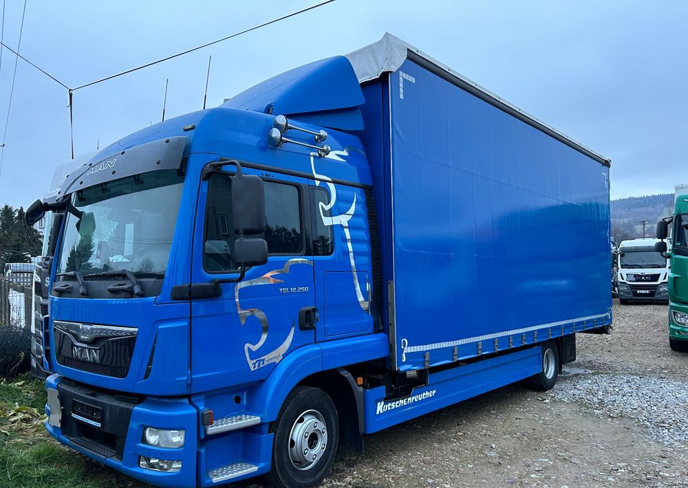 MAN TGL 12.250 cena za ZESTAW TANDEM UNIKAT przebieg z Niemiec MANUAL HAK / EURO 6 / przyczepa zestaw jumbo / opony 80% - Camion à rideaux coulissants: photos 1 MAN TGL 12.250 cena za ZESTAW TANDEM UNIKAT przebieg z Niemiec MANUAL HAK / EURO 6 / przyczepa zestaw jumbo / opony 80% - Camion à rideaux coulissants: photos 1