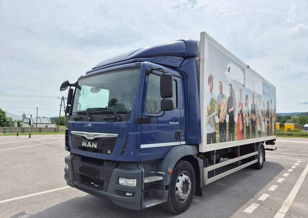 MAN TGM 18.290 18.250 Carrier 1950 D/E z Holandii / TOP STAN / 7.5m / 18 palet / winda + drzwi boczne / OKAZJA - Camion frigorifique: photos 2 MAN TGM 18.290 18.250 Carrier 1950 D/E z Holandii / TOP STAN / 7.5m / 18 palet / winda + drzwi boczne / OKAZJA - Camion frigorifique: photos 2