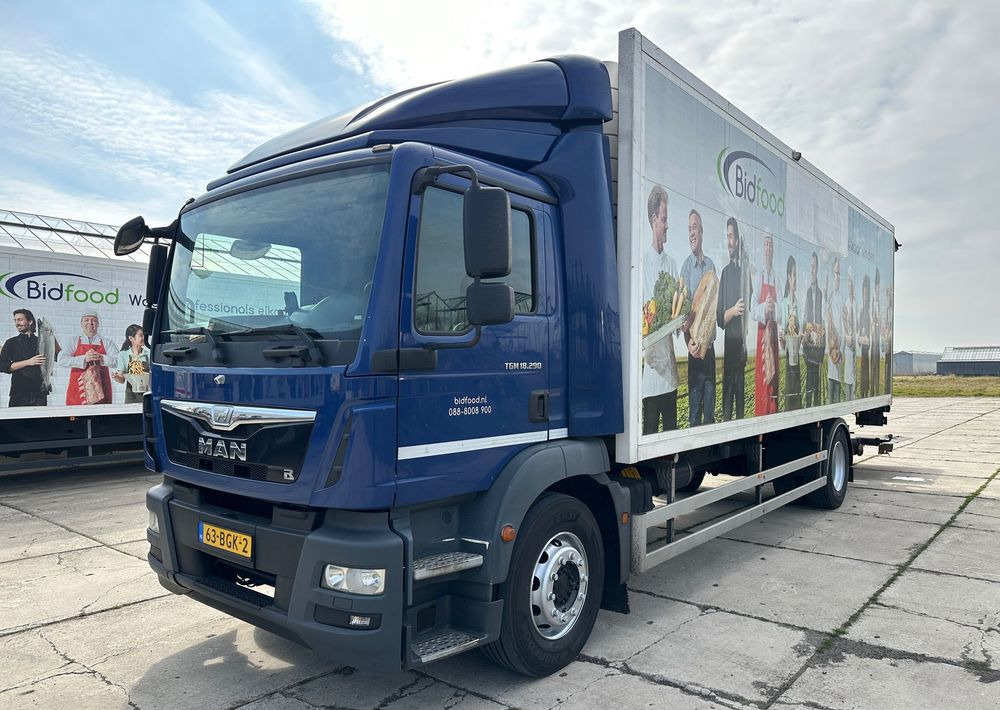 MAN TGM 18.290 18.250 Carrier 1950 D/E z Holandii / TOP STAN / 7.5m / 18 palet / winda + drzwi boczne / OKAZJA - Camion frigorifique: photos 1 MAN TGM 18.290 18.250 Carrier 1950 D/E z Holandii / TOP STAN / 7.5m / 18 palet / winda + drzwi boczne / OKAZJA - Camion frigorifique: photos 1
