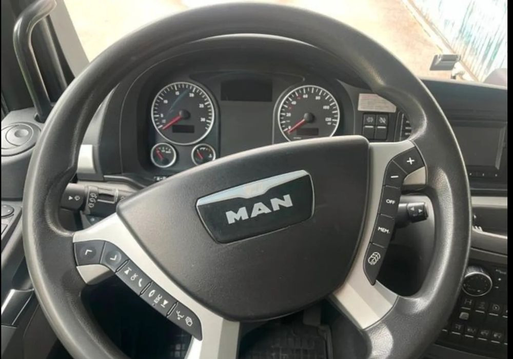 MAN Tgm 18.320 FULL SERWIS UNIKAT TOP ORYGINALNY PRZEBIEG z Niemiec AUTOMAT WINDA ACC Pirelli klima postojowa 18.250 18.290 15.250 15.290 15.320 - Camion à rideaux coulissants: photos 5 MAN Tgm 18.320 FULL SERWIS UNIKAT TOP ORYGINALNY PRZEBIEG z Niemiec AUTOMAT WINDA ACC Pirelli klima postojowa 18.250 18.290 15.250 15.290 15.320 - Camion à rideaux coulissants: photos 5