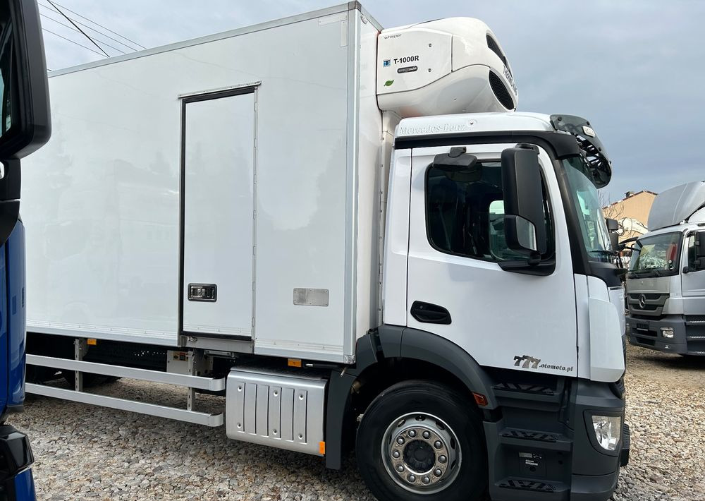 Mercedes-Benz Antos 1824 THERMO King DRZWI + winda + 2x drzwi boczne / 8.3m / z Holandii / KLIMA LEKKI / Axor man Tgm T1000-R - Camion frigorifique: photos 3 Mercedes-Benz Antos 1824 THERMO King DRZWI + winda + 2x drzwi boczne / 8.3m / z Holandii / KLIMA LEKKI / Axor man Tgm T1000-R - Camion frigorifique: photos 3