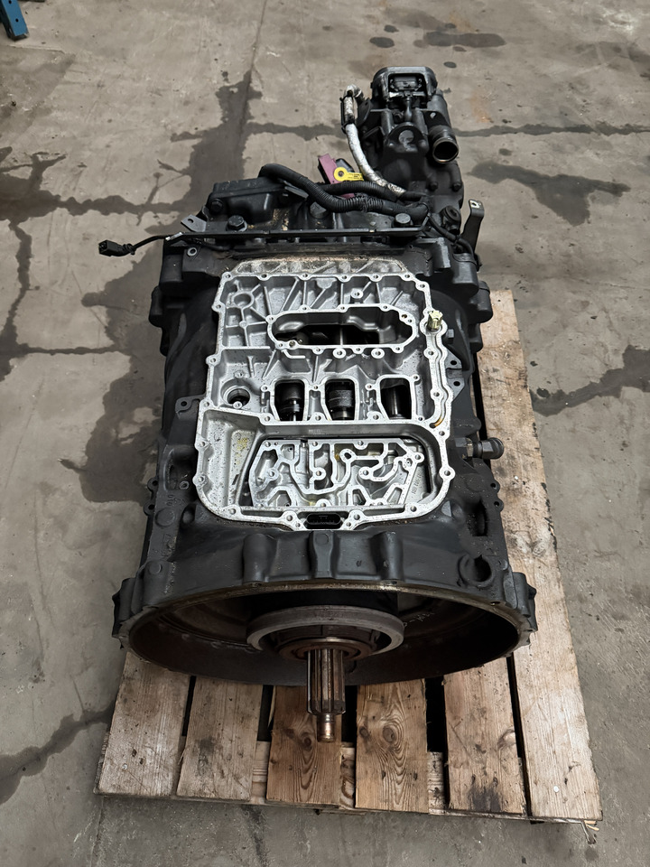 Iveco Hi-Way S-Way - Boîte de vitesse: photos 3 Iveco Hi-Way S-Way - Boîte de vitesse: photos 3