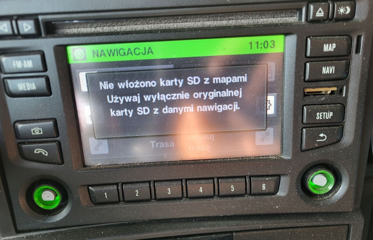 Scania Nawigacja Navi CD Bluetooth R 2538534 Scania SCANIA R 2026742 truck - Panel de instrumentos pour Camion: photos 1 Scania Nawigacja Navi CD Bluetooth R 2538534 Scania SCANIA R 2026742 truck - Panel de instrumentos pour Camion: photos 1