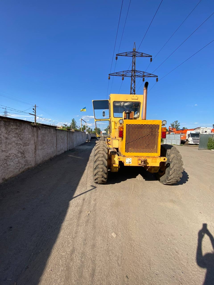 KOMATSU GD661А-1 - Niveleuse: photos 3 KOMATSU GD661А-1 - Niveleuse: photos 3