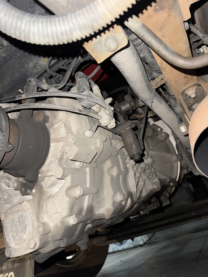 Iveco Eurocargo 9S75 - Boîte de vitesse: photos 1 Iveco Eurocargo 9S75 - Boîte de vitesse: photos 1