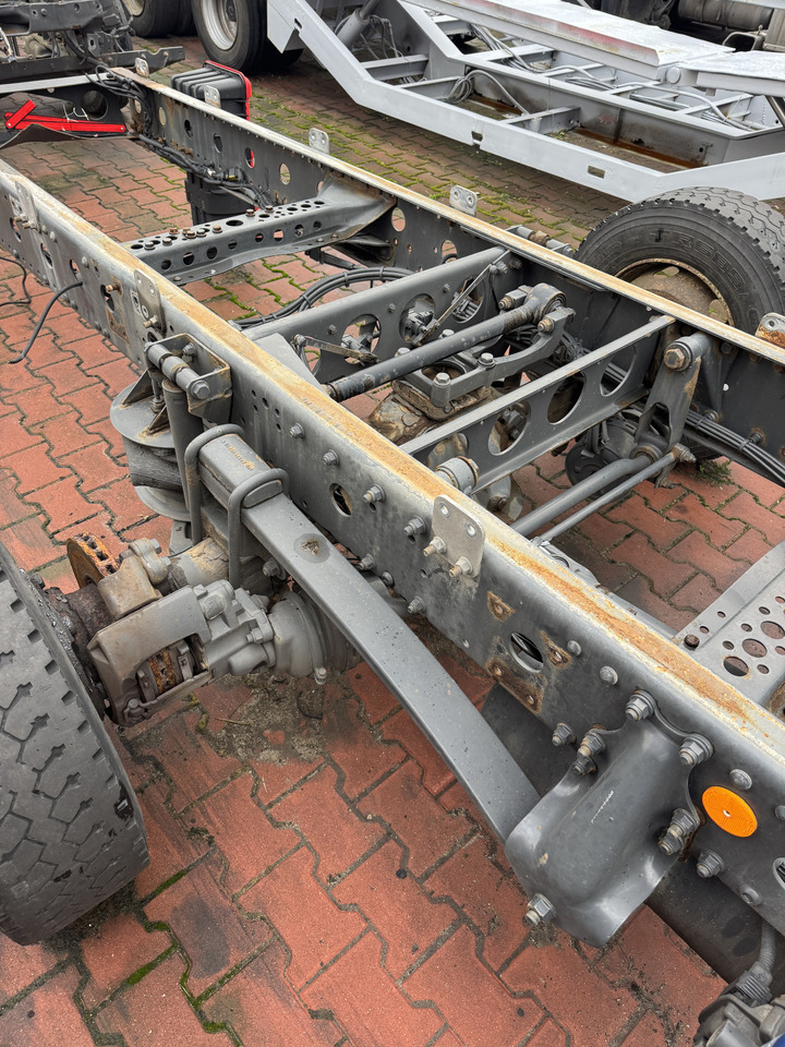 Mercedes Atego - Essieu arrière: photos 5 Mercedes Atego - Essieu arrière: photos 5