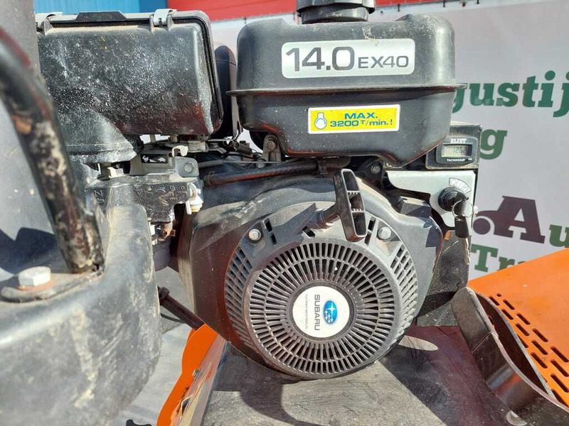 Eliet Prof 5 trailer - Broyeur de végétaux: photos 3 Eliet Prof 5 trailer - Broyeur de végétaux: photos 3