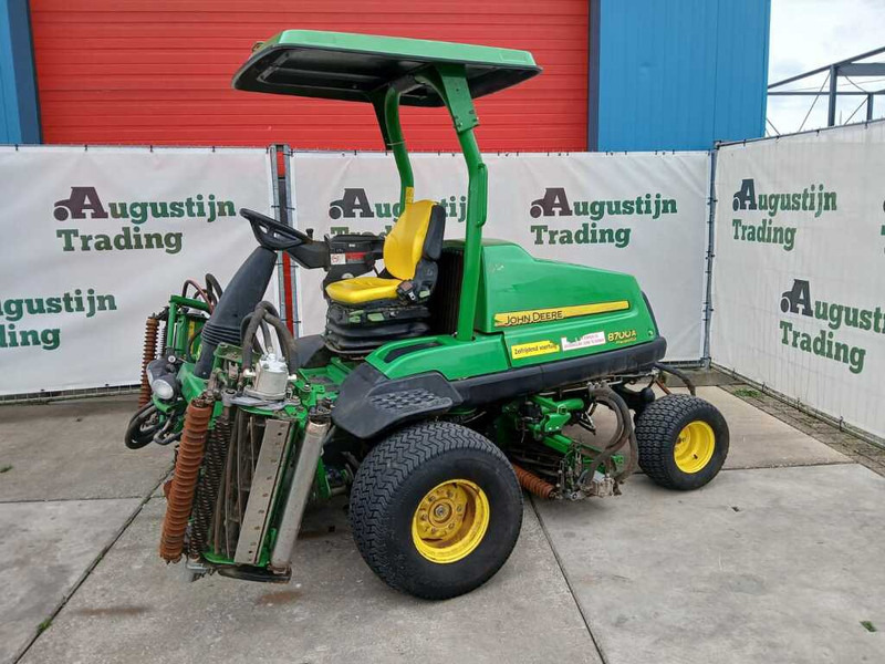 John Deere 8700A - Motofaucheuse: photos 1 John Deere 8700A - Motofaucheuse: photos 1