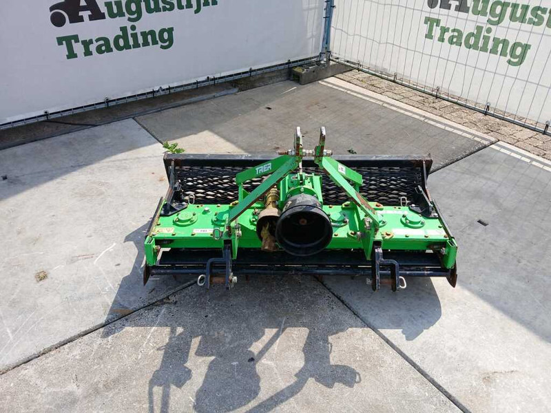 Trer MTZ 135 - Herse rotative: photos 1 Trer MTZ 135 - Herse rotative: photos 1