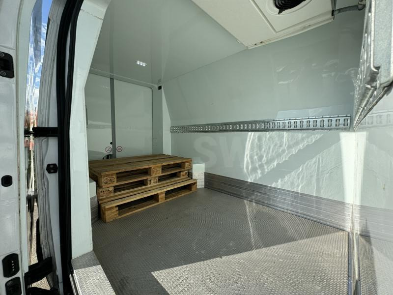 Renault Master - Véhicule utilitaire frigorifique: photos 5 Renault Master - Véhicule utilitaire frigorifique: photos 5