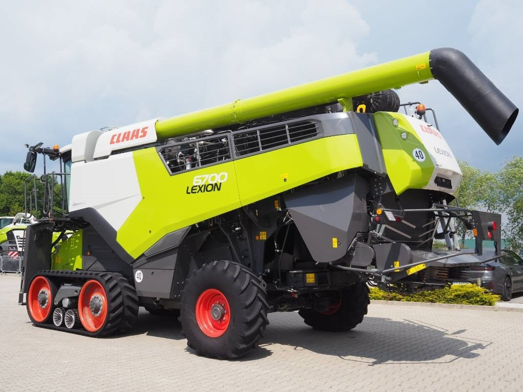 Claas Lexion 6700TT GPS + V770 - Moissonneuse-batteuse: photos 2 Claas Lexion 6700TT GPS + V770 - Moissonneuse-batteuse: photos 2