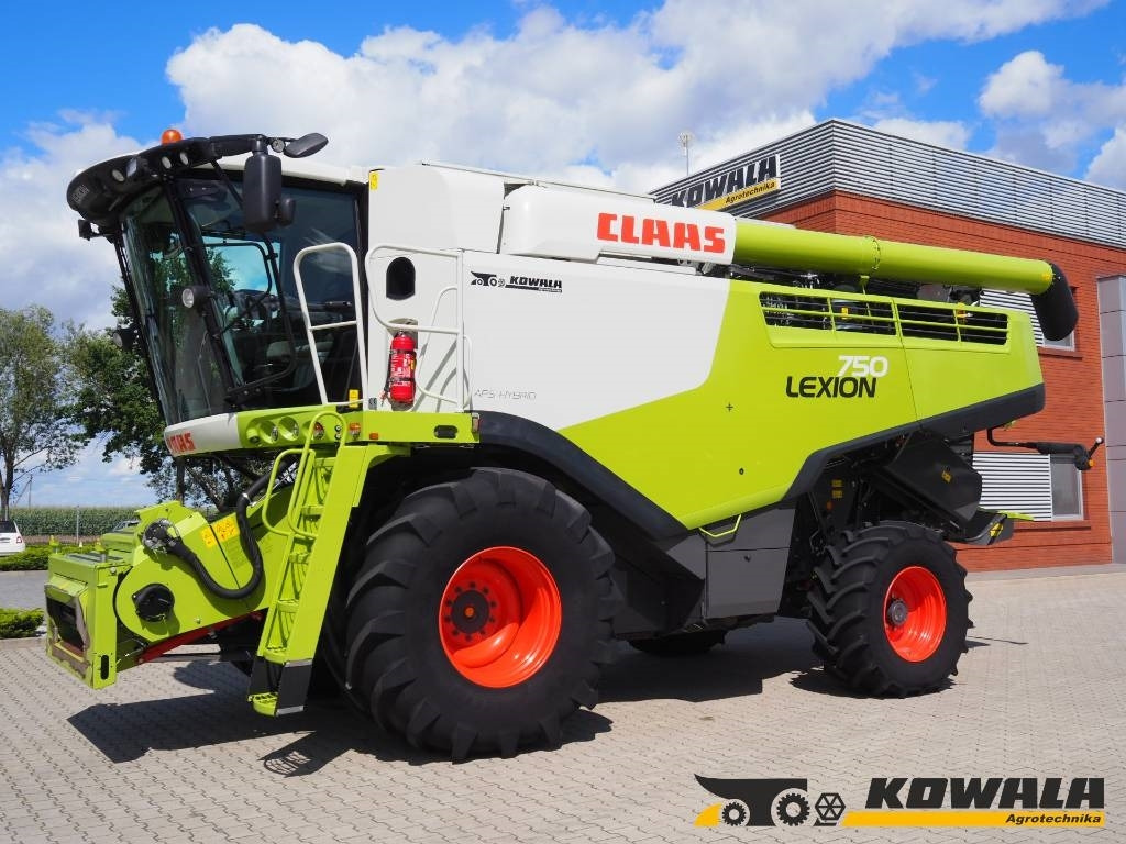 Claas Lexion 750 GPS + V770 - Moissonneuse-batteuse: photos 1 Claas Lexion 750 GPS + V770 - Moissonneuse-batteuse: photos 1