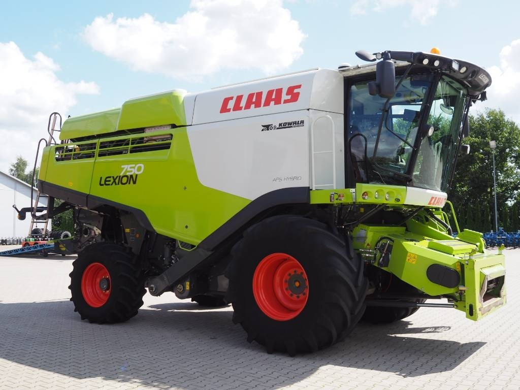 Claas Lexion 750 GPS + V770 - Moissonneuse-batteuse: photos 4 Claas Lexion 750 GPS + V770 - Moissonneuse-batteuse: photos 4