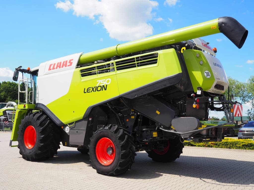 Claas Lexion 750 GPS + V930 - Moissonneuse-batteuse: photos 2 Claas Lexion 750 GPS + V930 - Moissonneuse-batteuse: photos 2