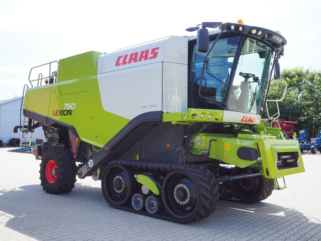 Claas Lexion 750TT + V900 - Moissonneuse-batteuse: photos 4 Claas Lexion 750TT + V900 - Moissonneuse-batteuse: photos 4