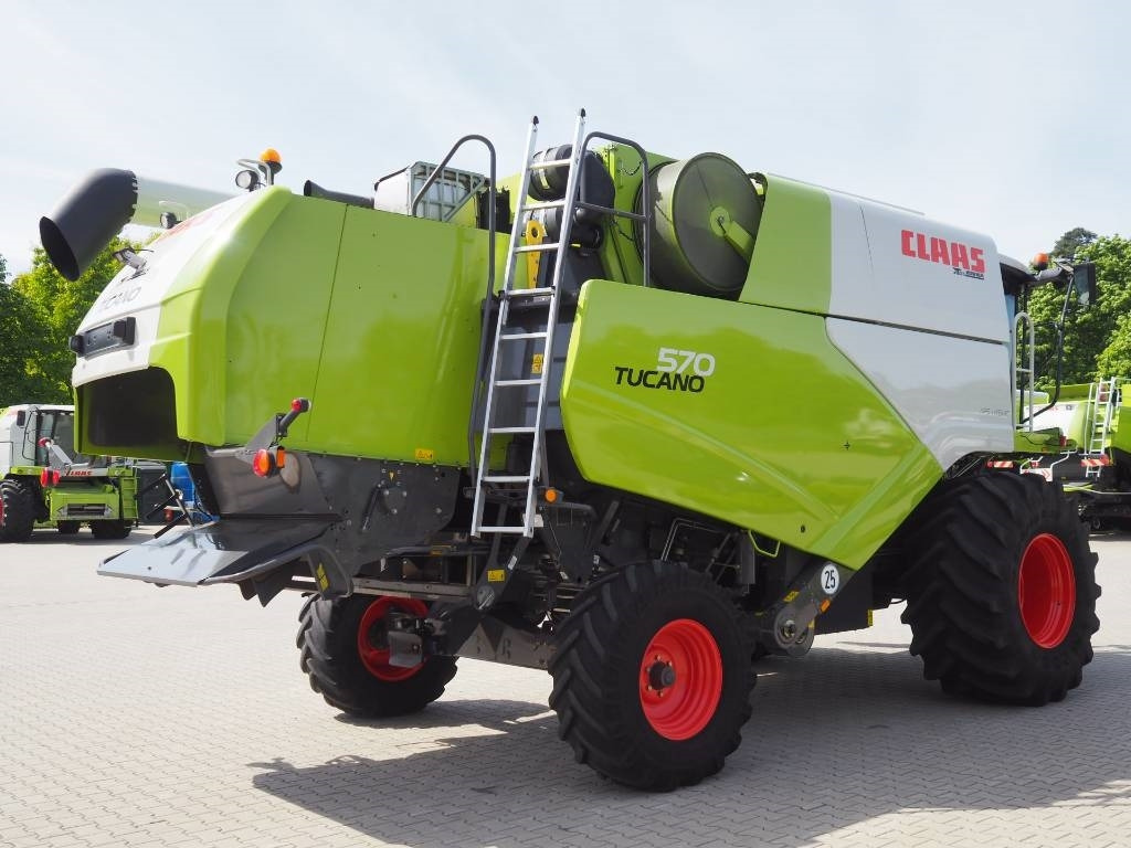 Claas Tucano 570 + V770 - Moissonneuse-batteuse: photos 3 Claas Tucano 570 + V770 - Moissonneuse-batteuse: photos 3