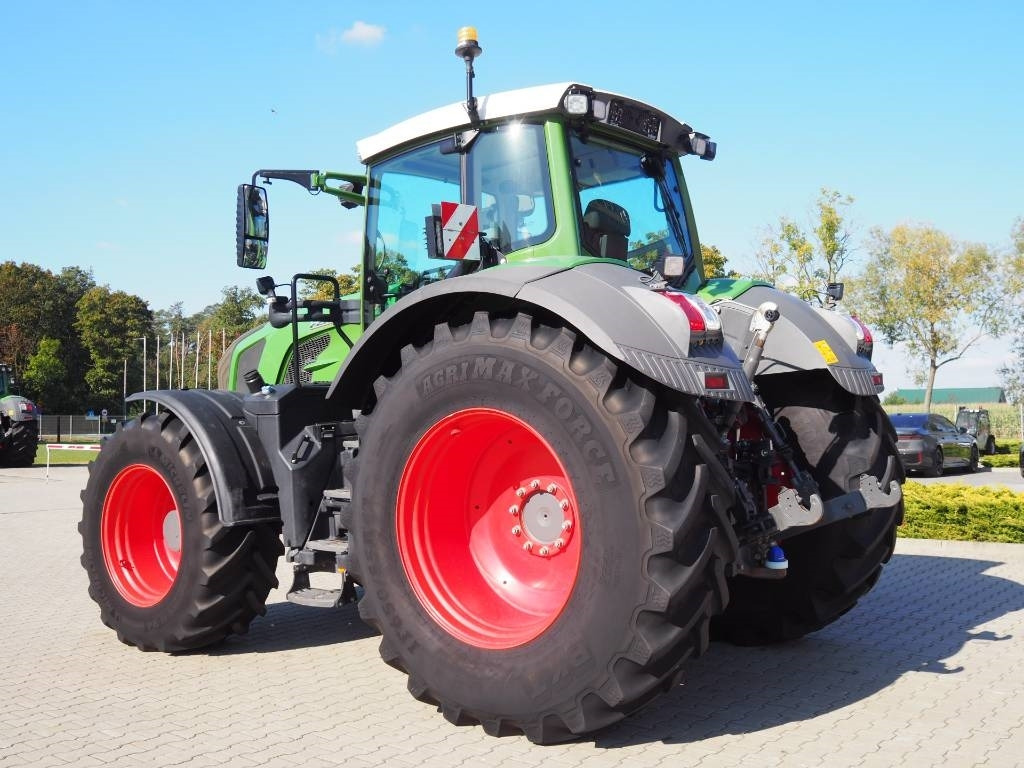 Fendt 824 Vario S4 ProfiPlus, GPS - Tracteur agricole: photos 2 Fendt 824 Vario S4 ProfiPlus, GPS - Tracteur agricole: photos 2