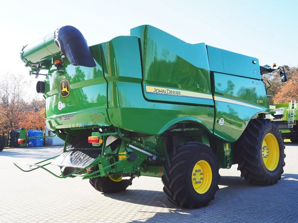 John Deere S780 + 730X - Moissonneuse-batteuse: photos 3 John Deere S780 + 730X - Moissonneuse-batteuse: photos 3