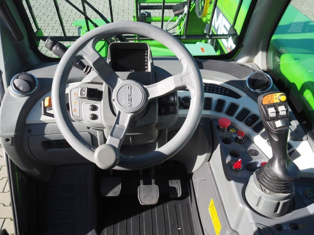 Chariot télescopique Merlo P40.13 Panoramic: photos 7 Chariot télescopique Merlo P40.13 Panoramic: photos 7