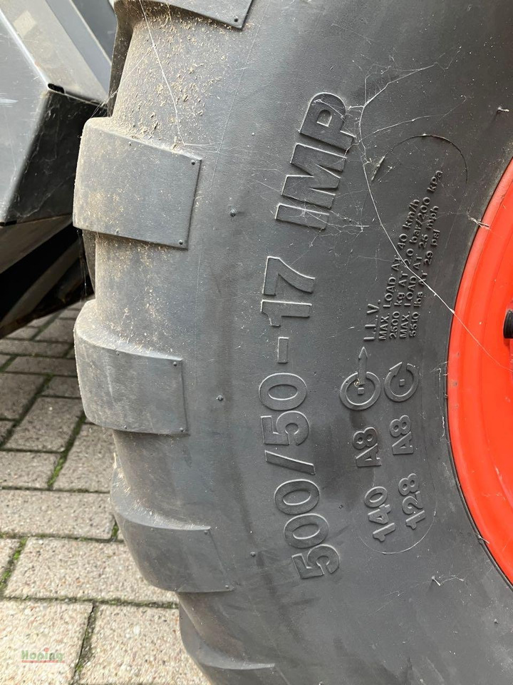 CLAAS Variant 385 - Presse à balles rondes: photos 5 CLAAS Variant 385 - Presse à balles rondes: photos 5