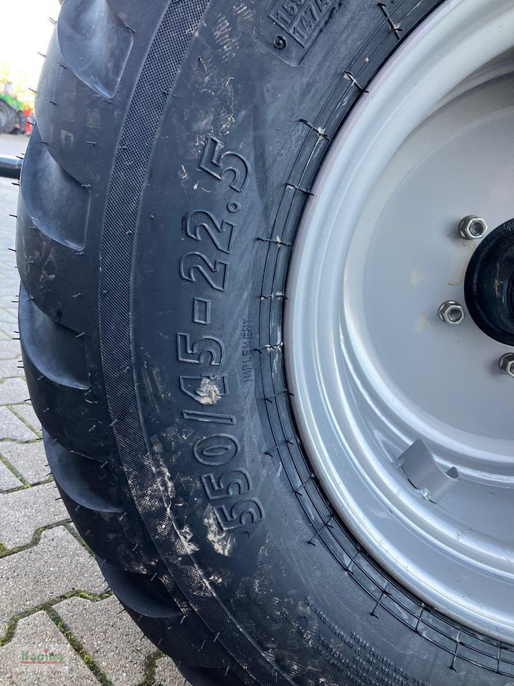 Kubota BV6190 CF 15 N - Presse à balles rondes: photos 4 Kubota BV6190 CF 15 N - Presse à balles rondes: photos 4