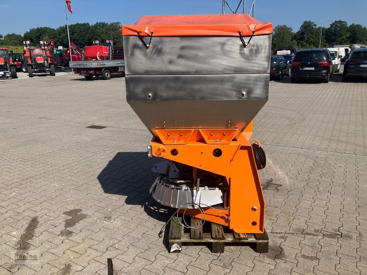 Saphir Vortex 600E - Epandeur de sable: photos 4 Saphir Vortex 600E - Epandeur de sable: photos 4
