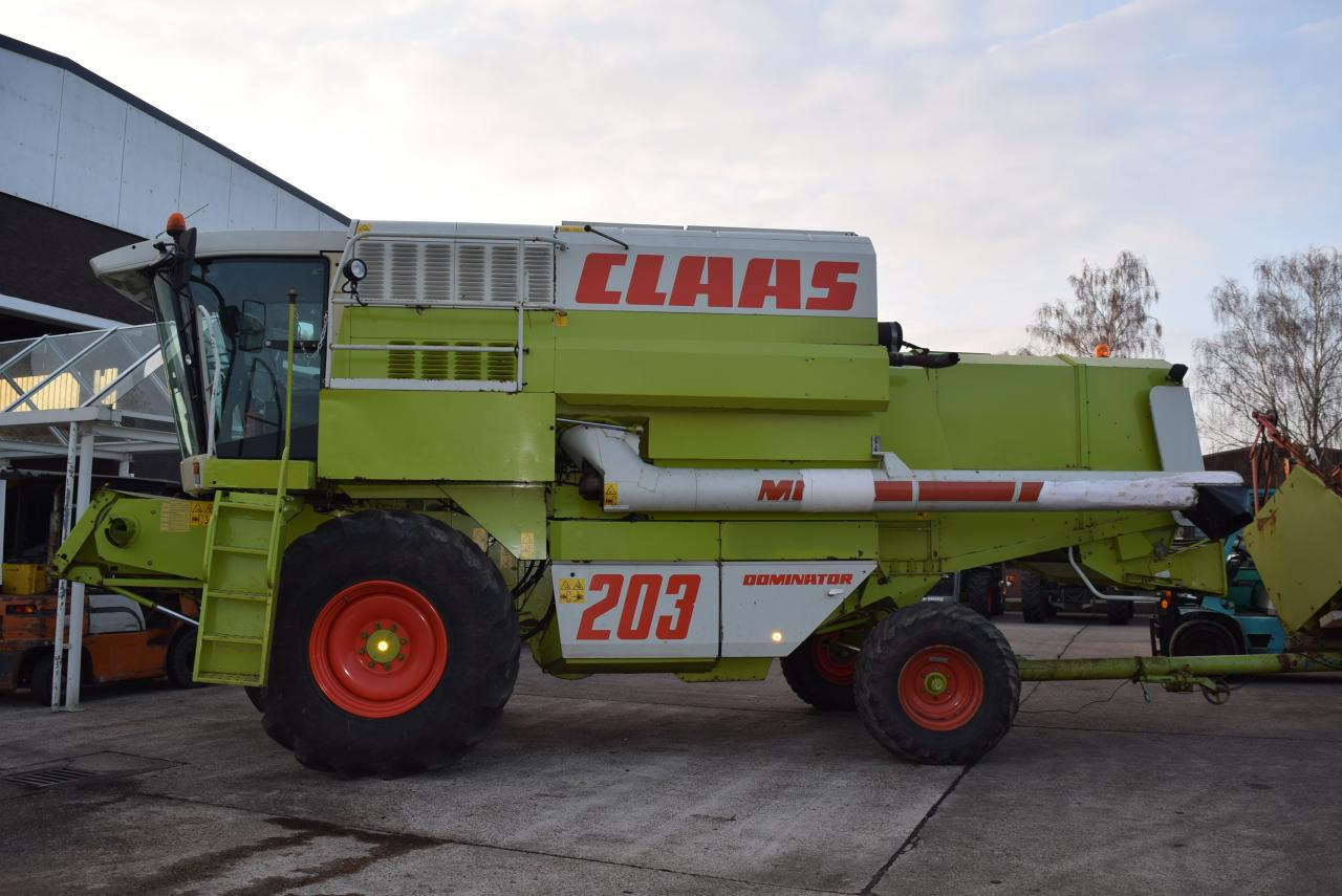 CLAAS Dominator 203 Mega - Moissonneuse-batteuse: photos 2 CLAAS Dominator 203 Mega - Moissonneuse-batteuse: photos 2