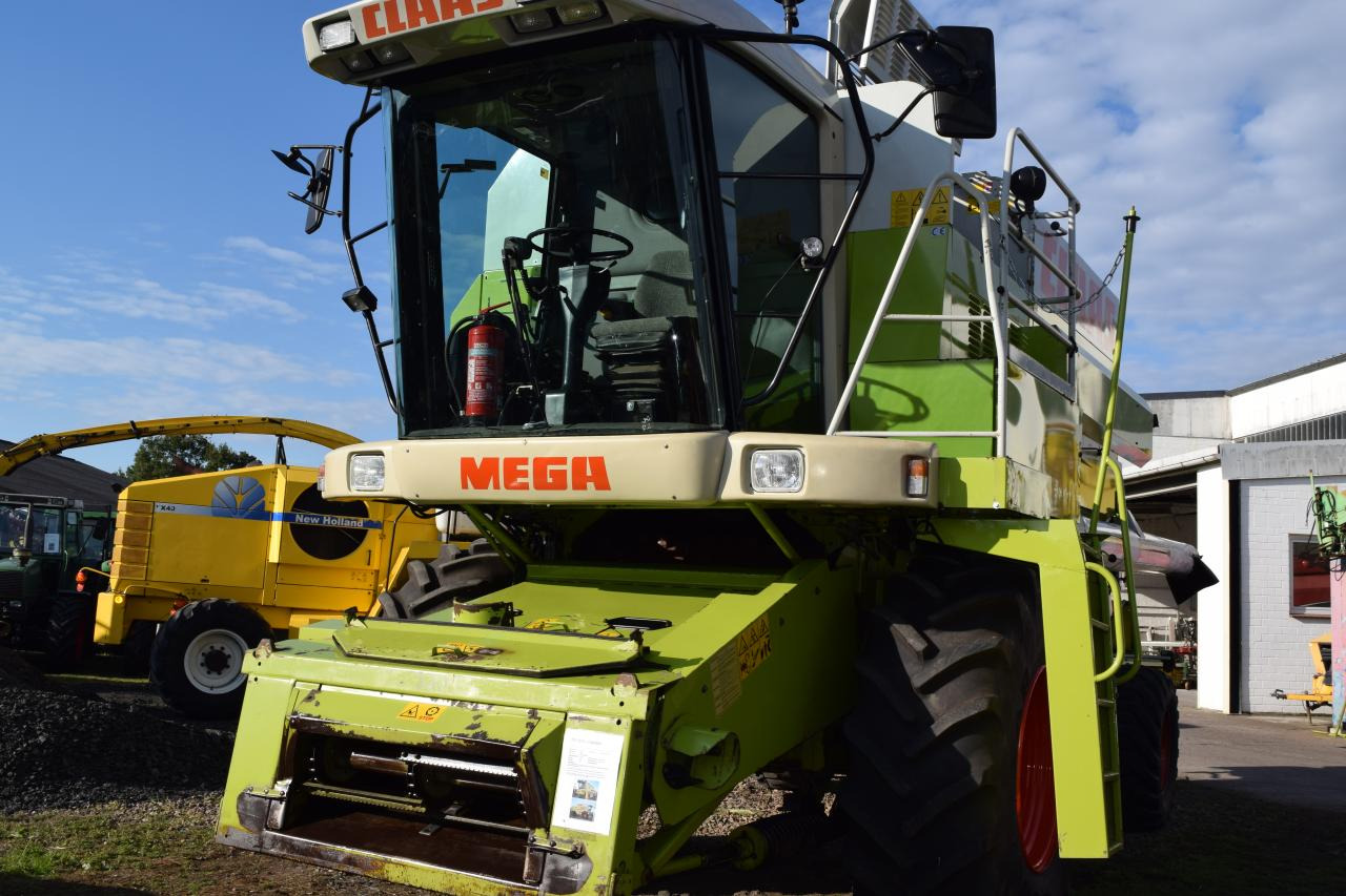 CLAAS Dominator 203 Mega - Moissonneuse-batteuse: photos 5 CLAAS Dominator 203 Mega - Moissonneuse-batteuse: photos 5