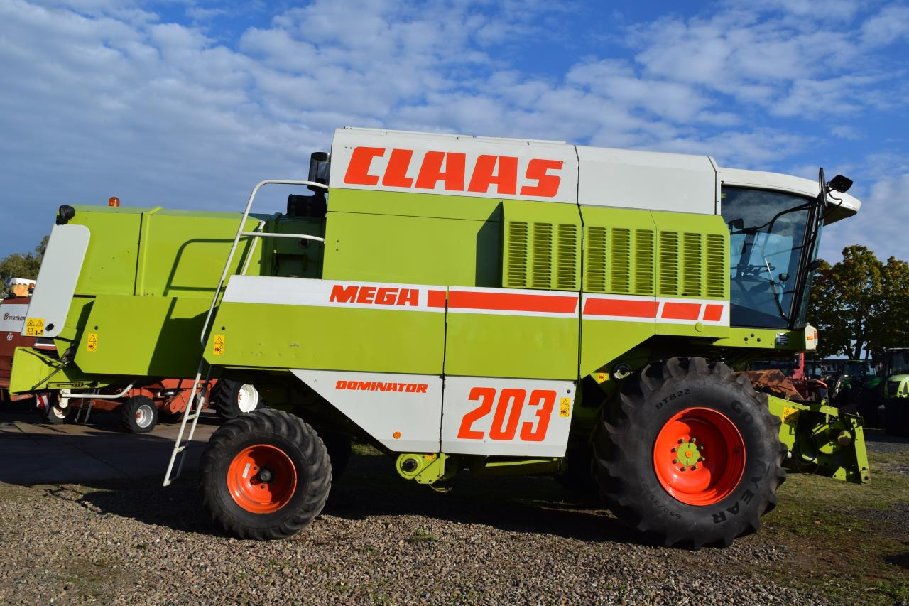 CLAAS Dominator 203 Mega - Moissonneuse-batteuse: photos 2 CLAAS Dominator 203 Mega - Moissonneuse-batteuse: photos 2
