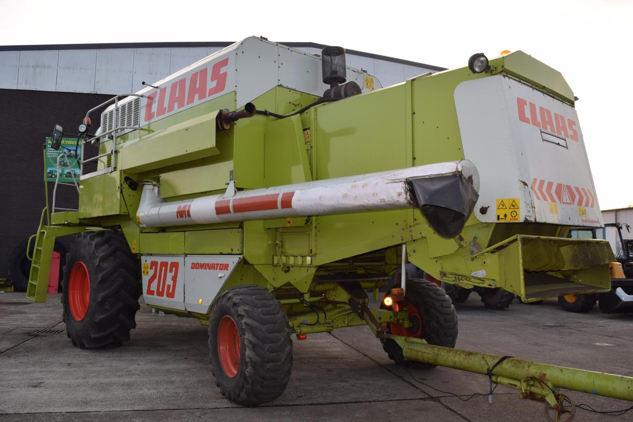 CLAAS Dominator 203 Mega - Moissonneuse-batteuse: photos 5 CLAAS Dominator 203 Mega - Moissonneuse-batteuse: photos 5