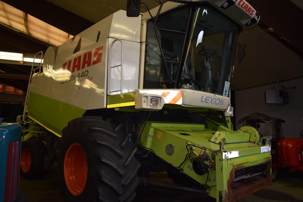 CLAAS Lexion 440 Evolution - Moissonneuse-batteuse: photos 1 CLAAS Lexion 440 Evolution - Moissonneuse-batteuse: photos 1
