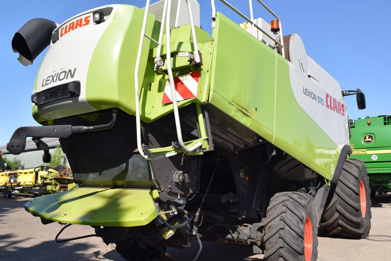 CLAAS Lexion 570 *4x4* - Moissonneuse-batteuse: photos 3 CLAAS Lexion 570 *4x4* - Moissonneuse-batteuse: photos 3