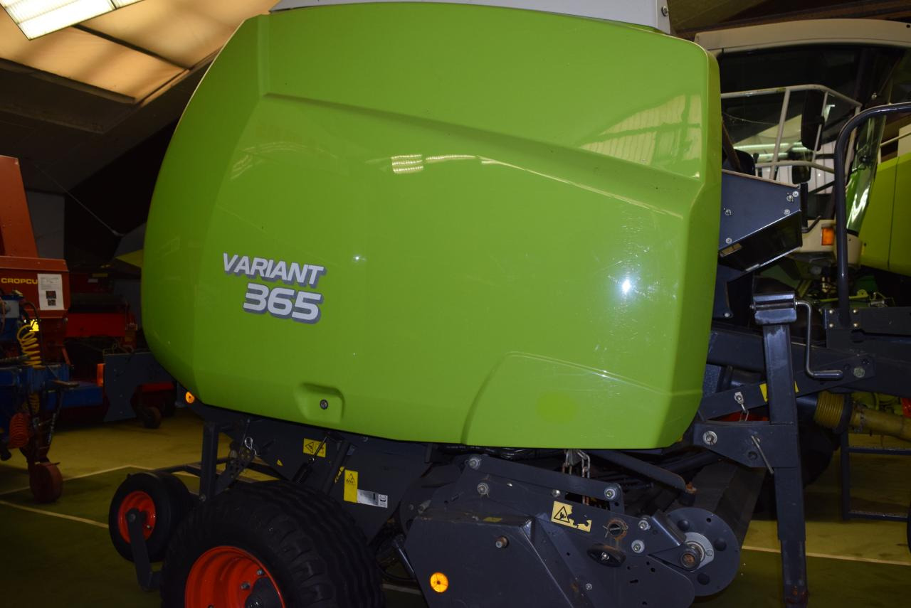 CLAAS Variant 365 RotoCut - Presse à balles rondes: photos 3 CLAAS Variant 365 RotoCut - Presse à balles rondes: photos 3