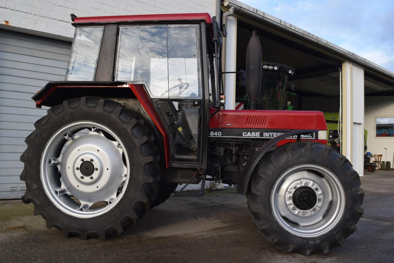 Case-IH 840 A/S - Tracteur agricole: photos 2 Case-IH 840 A/S - Tracteur agricole: photos 2