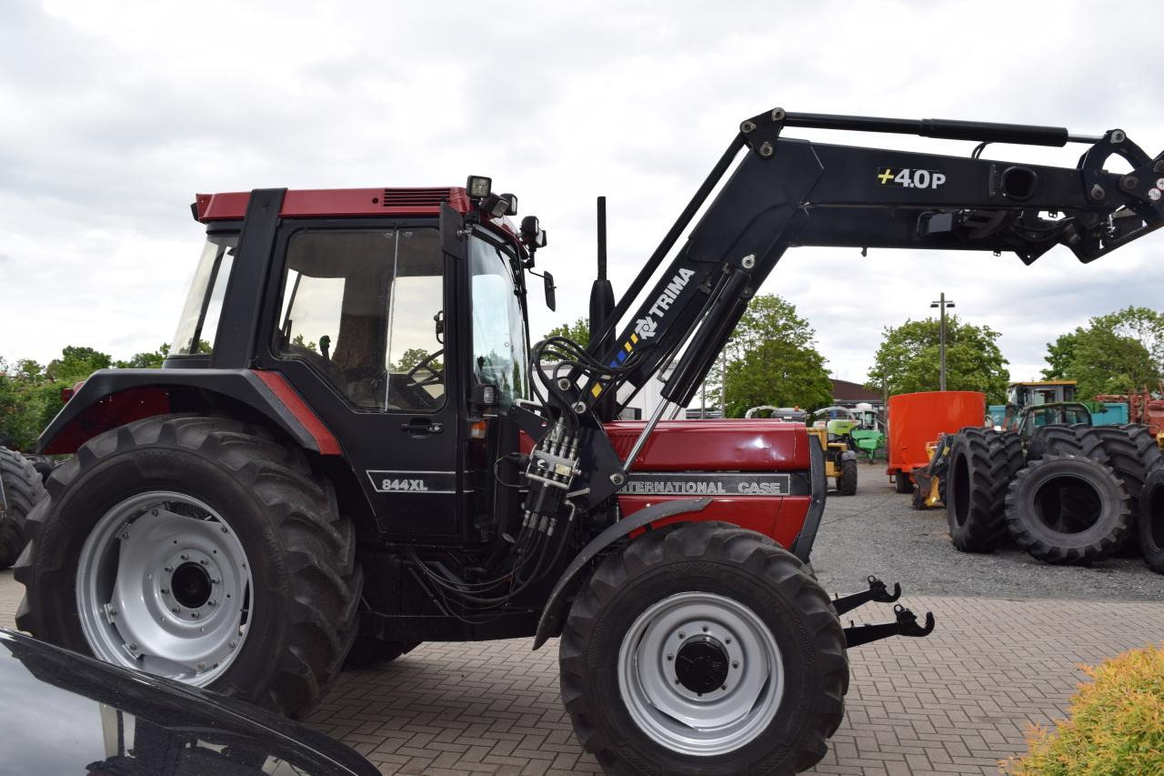 Case-IH 844 A/S - Tracteur agricole: photos 1 Case-IH 844 A/S - Tracteur agricole: photos 1