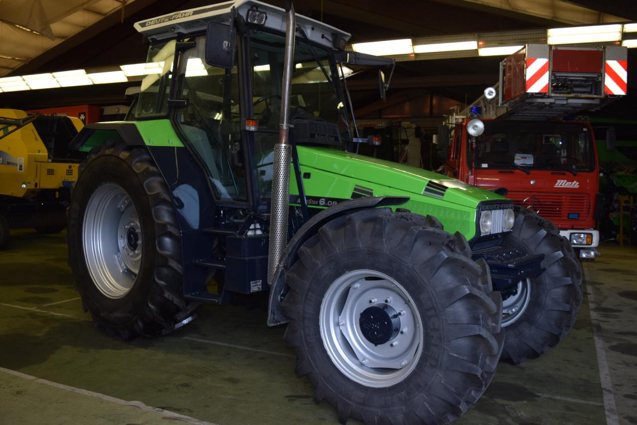 Deutz-Fahr Agrostar 6.08 - Tracteur agricole: photos 1 Deutz-Fahr Agrostar 6.08 - Tracteur agricole: photos 1