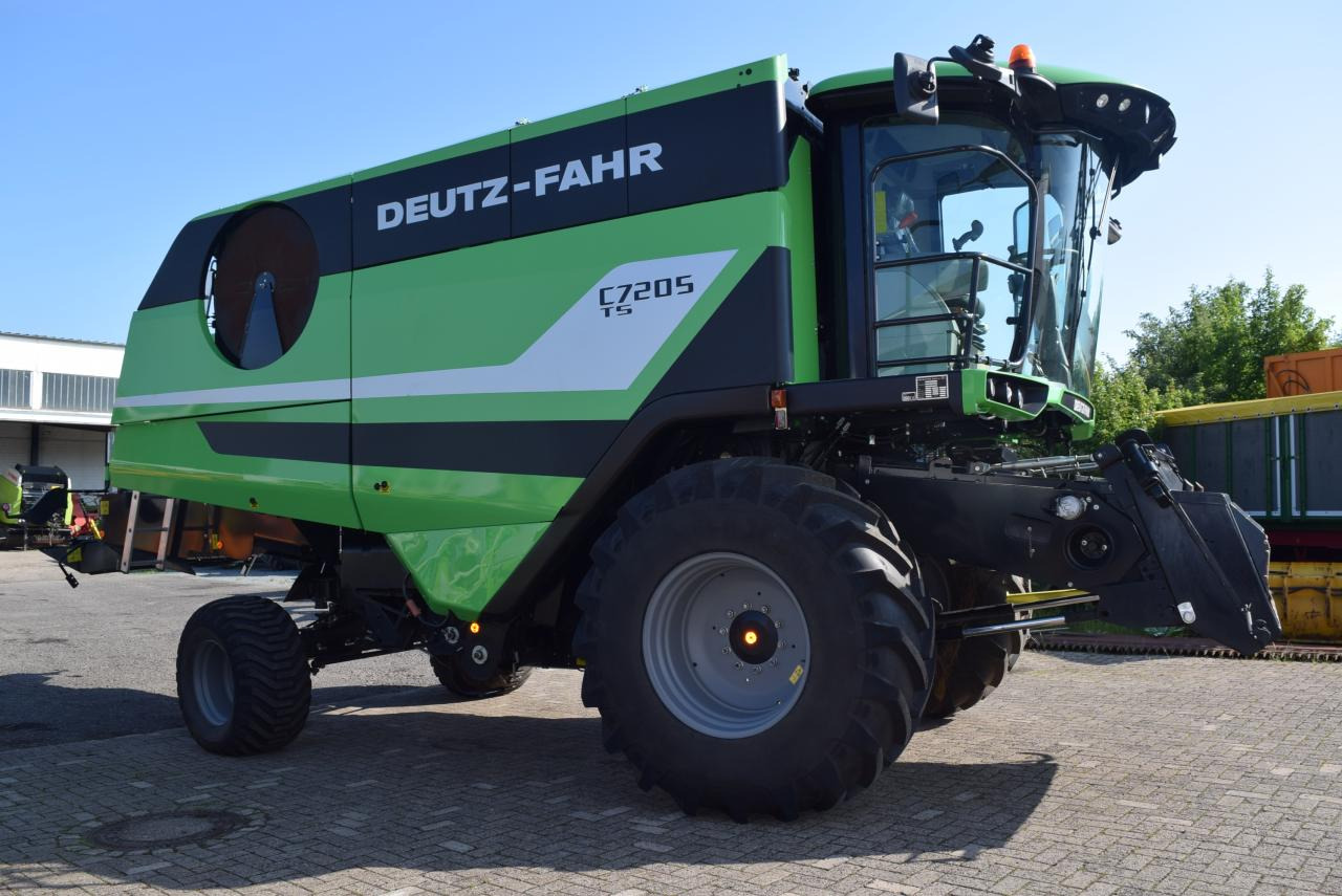 Deutz-Fahr C 7205 TS - Moissonneuse-batteuse: photos 3 Deutz-Fahr C 7205 TS - Moissonneuse-batteuse: photos 3