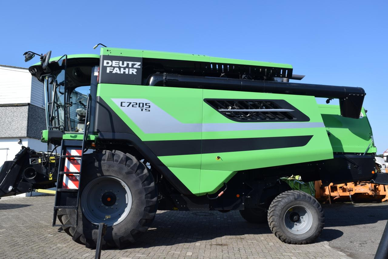 Deutz-Fahr C 7205 TS - Moissonneuse-batteuse: photos 2 Deutz-Fahr C 7205 TS - Moissonneuse-batteuse: photos 2