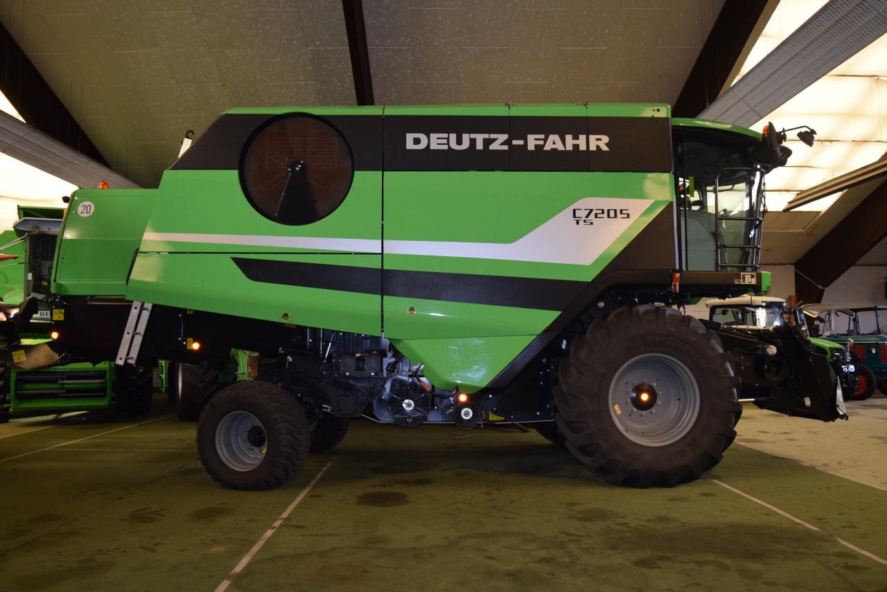 Deutz-Fahr C 7205 TS - Moissonneuse-batteuse: photos 1 Deutz-Fahr C 7205 TS - Moissonneuse-batteuse: photos 1