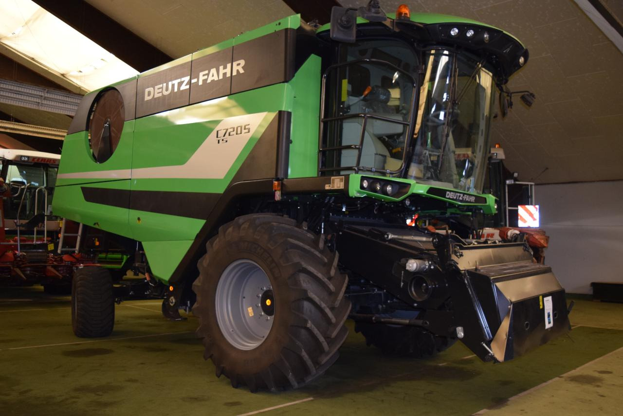 Deutz-Fahr C 7205 TS - Moissonneuse-batteuse: photos 2 Deutz-Fahr C 7205 TS - Moissonneuse-batteuse: photos 2