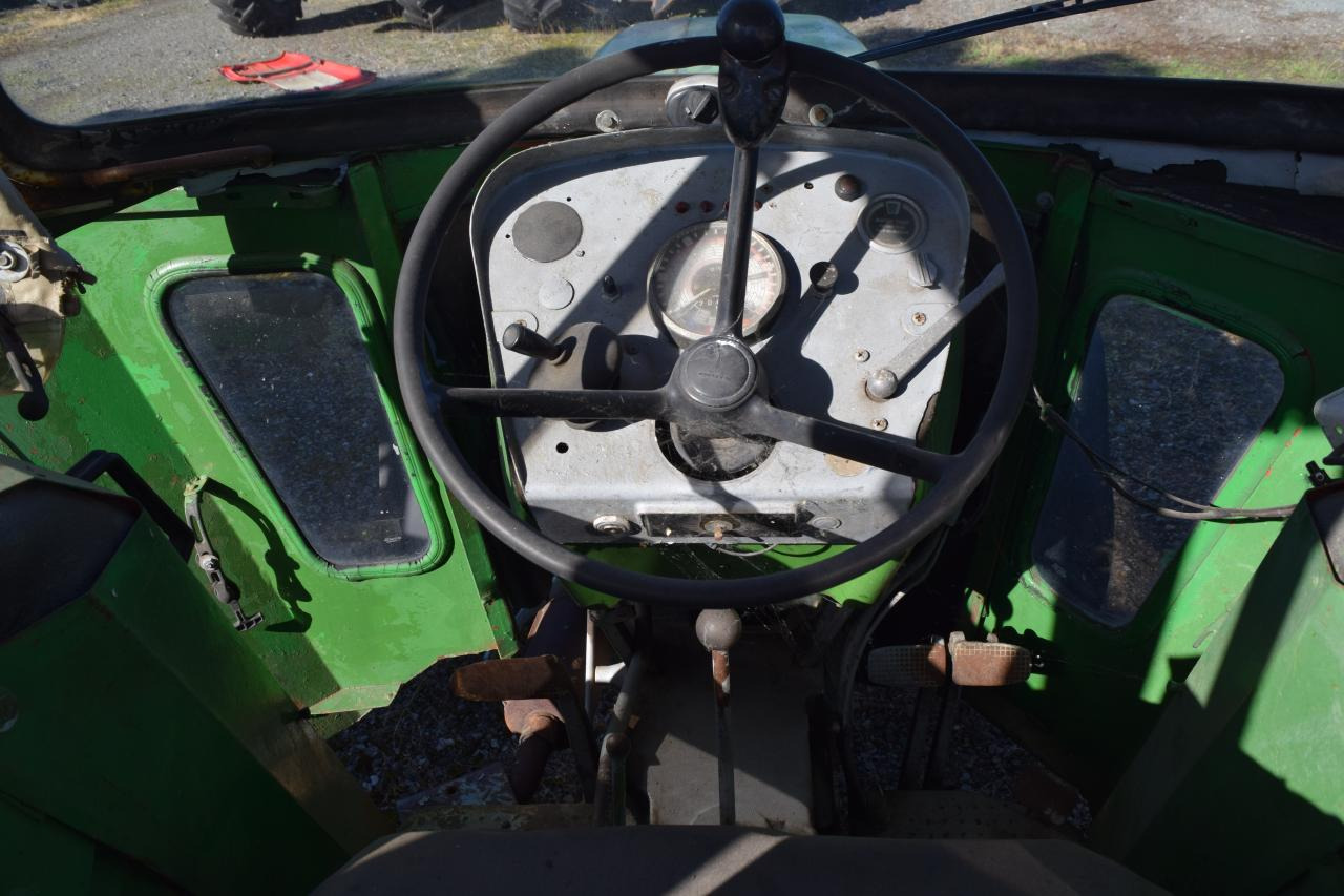 Tracteur agricole Deutz-Fahr D4006: photos 8 Tracteur agricole Deutz-Fahr D4006: photos 8