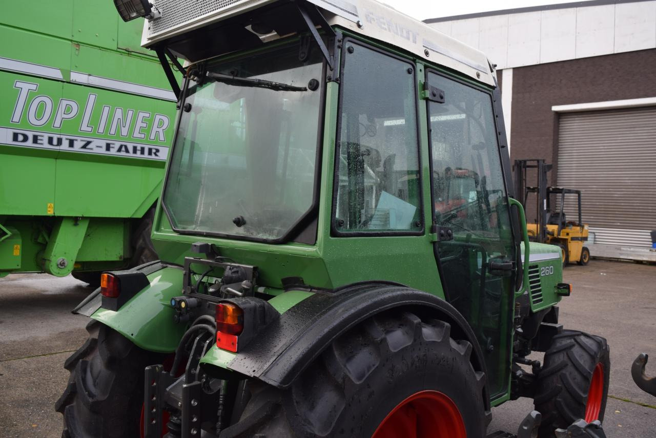 Fendt Farmer 260 V *Schmalspur* - Tracteur agricole: photos 5 Fendt Farmer 260 V *Schmalspur* - Tracteur agricole: photos 5