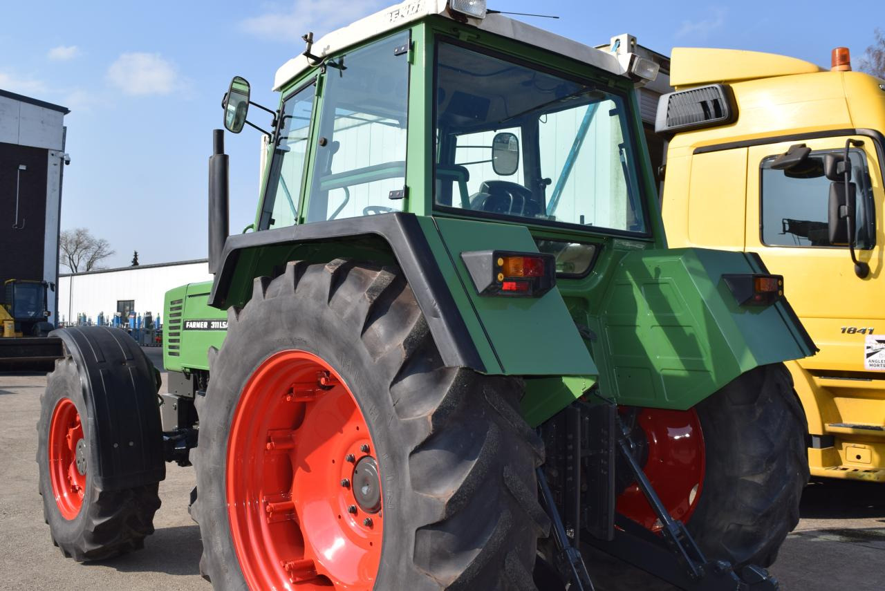 Fendt Farmer 311 LSA - Tracteur agricole: photos 4 Fendt Farmer 311 LSA - Tracteur agricole: photos 4