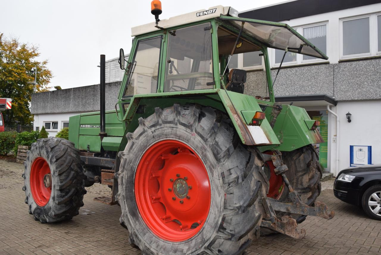 Fendt Favorit 614 LS Turbo - Tracteur agricole: photos 4 Fendt Favorit 614 LS Turbo - Tracteur agricole: photos 4