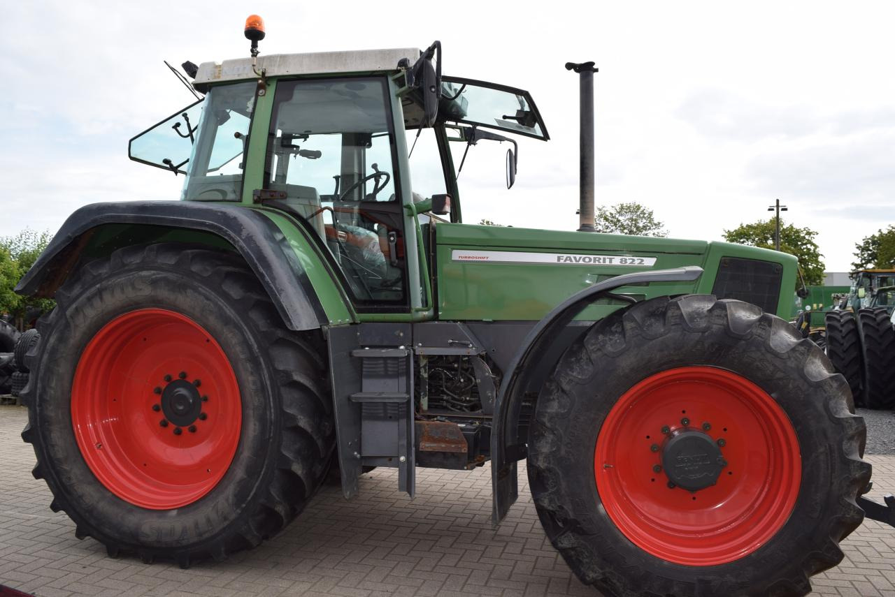 Fendt Favorit 822 - Tracteur agricole: photos 2 Fendt Favorit 822 - Tracteur agricole: photos 2