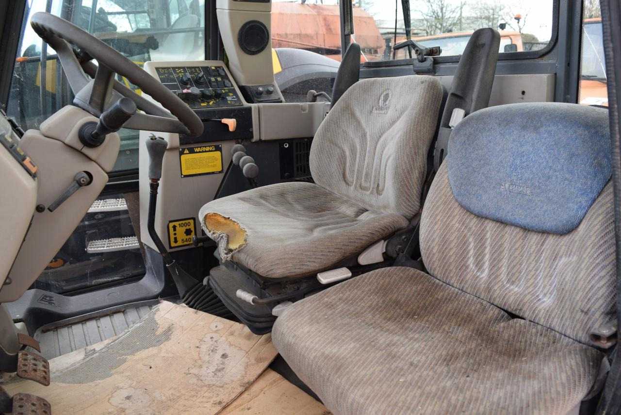 Tracteur agricole JCB Fastrac 2135 - 4WS: photos 6