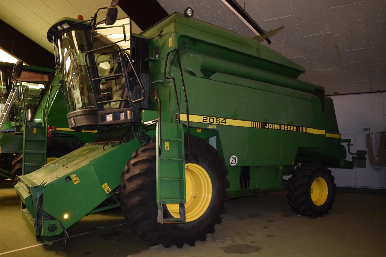 John Deere 2064 - Moissonneuse-batteuse: photos 3 John Deere 2064 - Moissonneuse-batteuse: photos 3