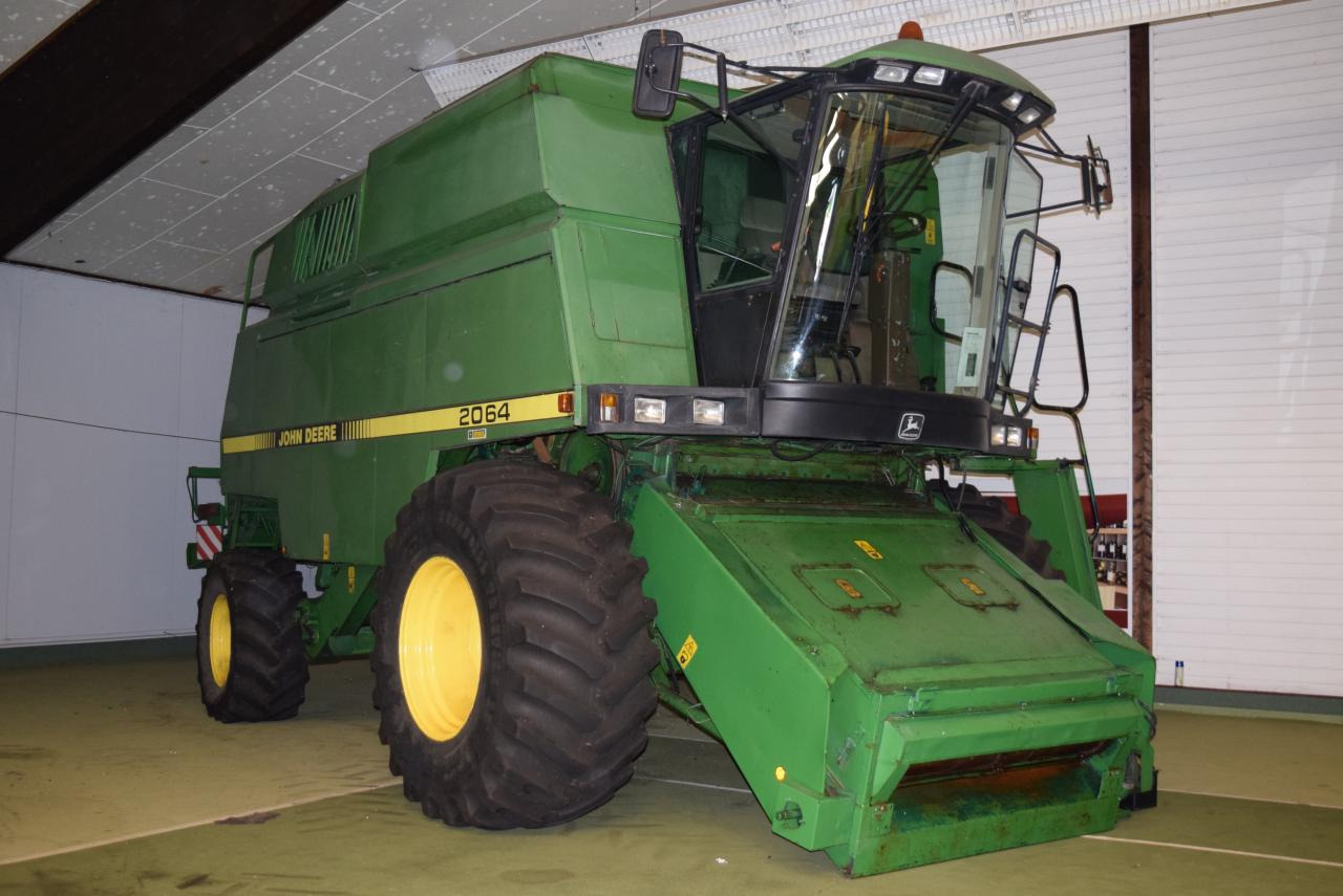 John Deere 2064 - Moissonneuse-batteuse: photos 2 John Deere 2064 - Moissonneuse-batteuse: photos 2