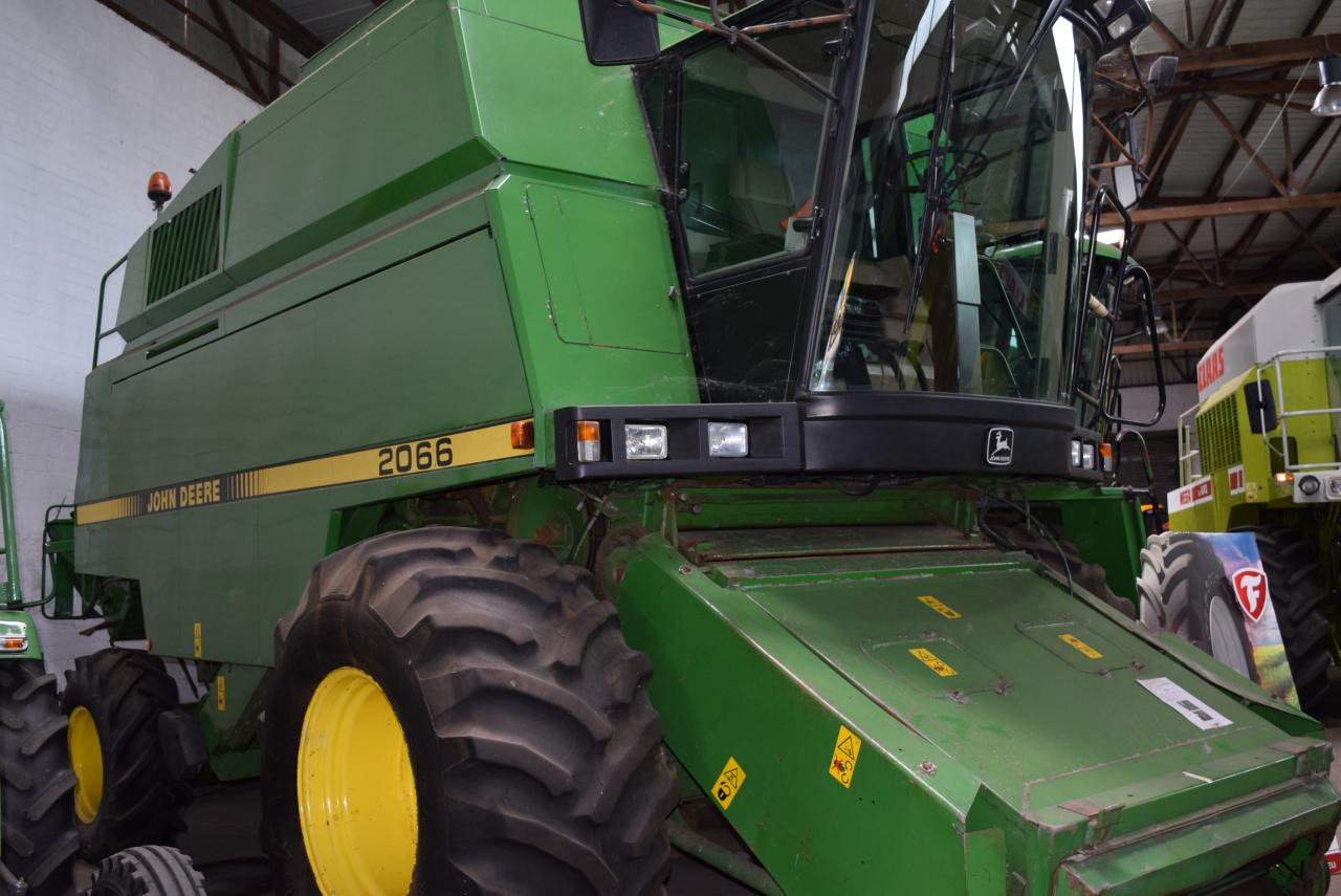 John Deere 2066 - Moissonneuse-batteuse: photos 2 John Deere 2066 - Moissonneuse-batteuse: photos 2